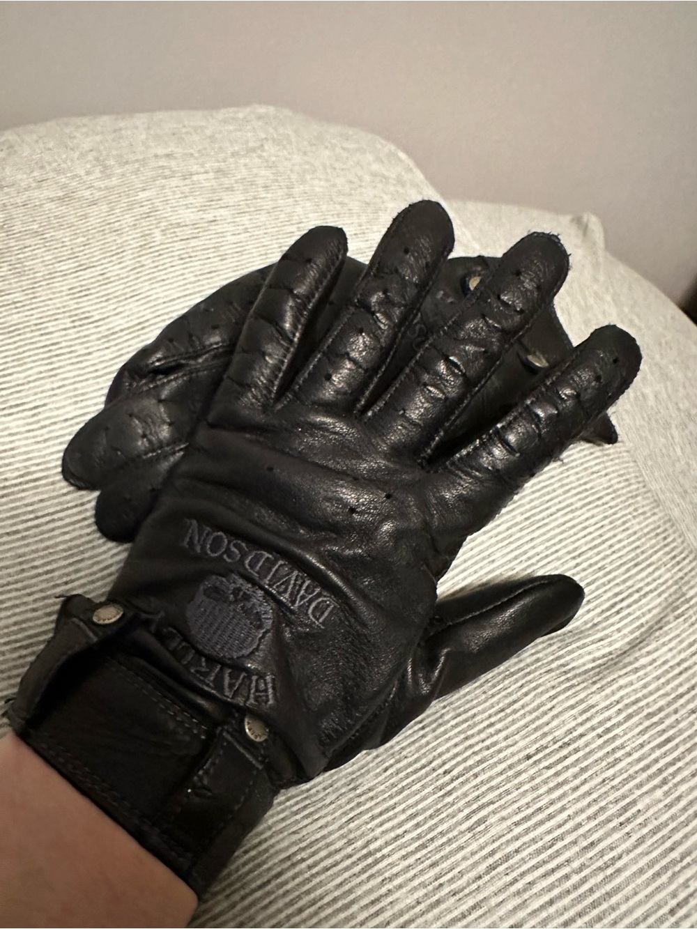 Harley-Davidson Black Leather Biker Gloves with Embossed Logo